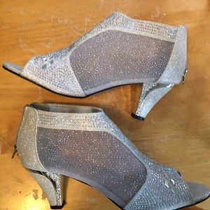 Sparkling booties / heels , small heel
